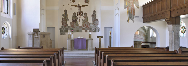 Innenraum der Christuskirche - Blick auf den Altar