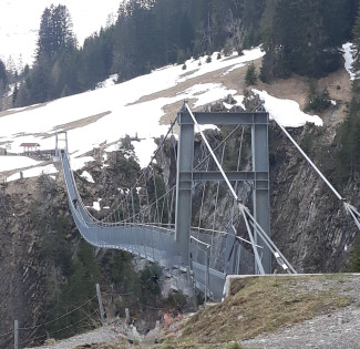 Fussgängerbrücke in Holzgau